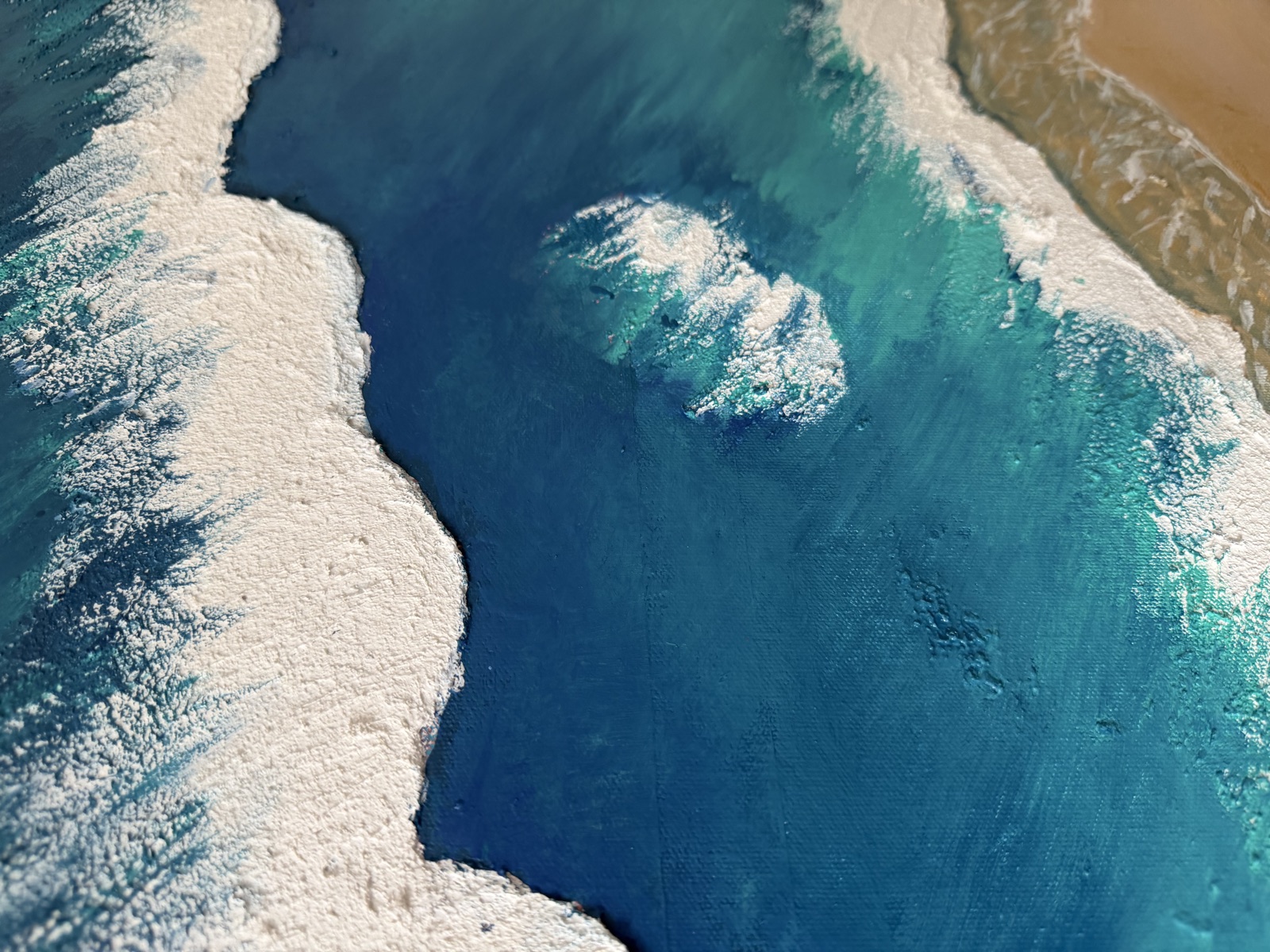 Close-up of the textured wave foam on Tidebound